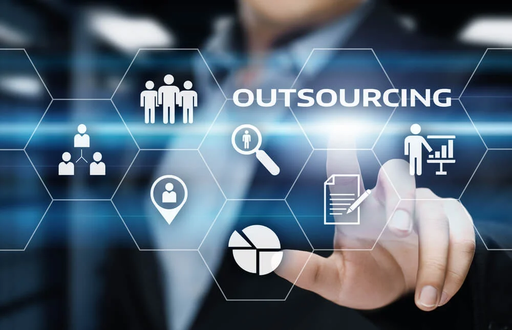 The Benefits of Outsourcing Logistics for Small & Medium-Sized Businesses